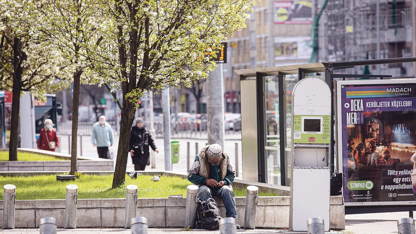 Nemcsak a kerület, de sorstársai is rettegnek a mindenkit leköhögő hajléktalantól