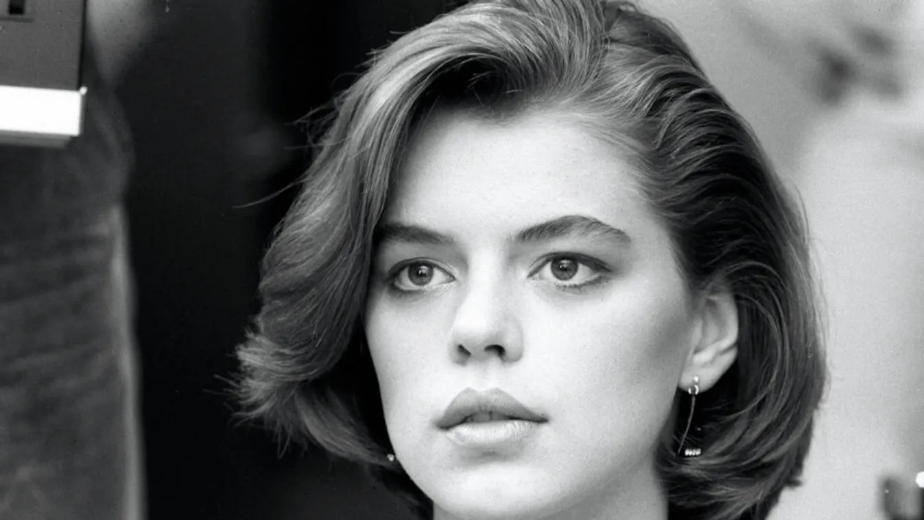 Újra eladó a Molnár-villa: így néz ki a 35 éve lakatlan Molnár Csilla szobája