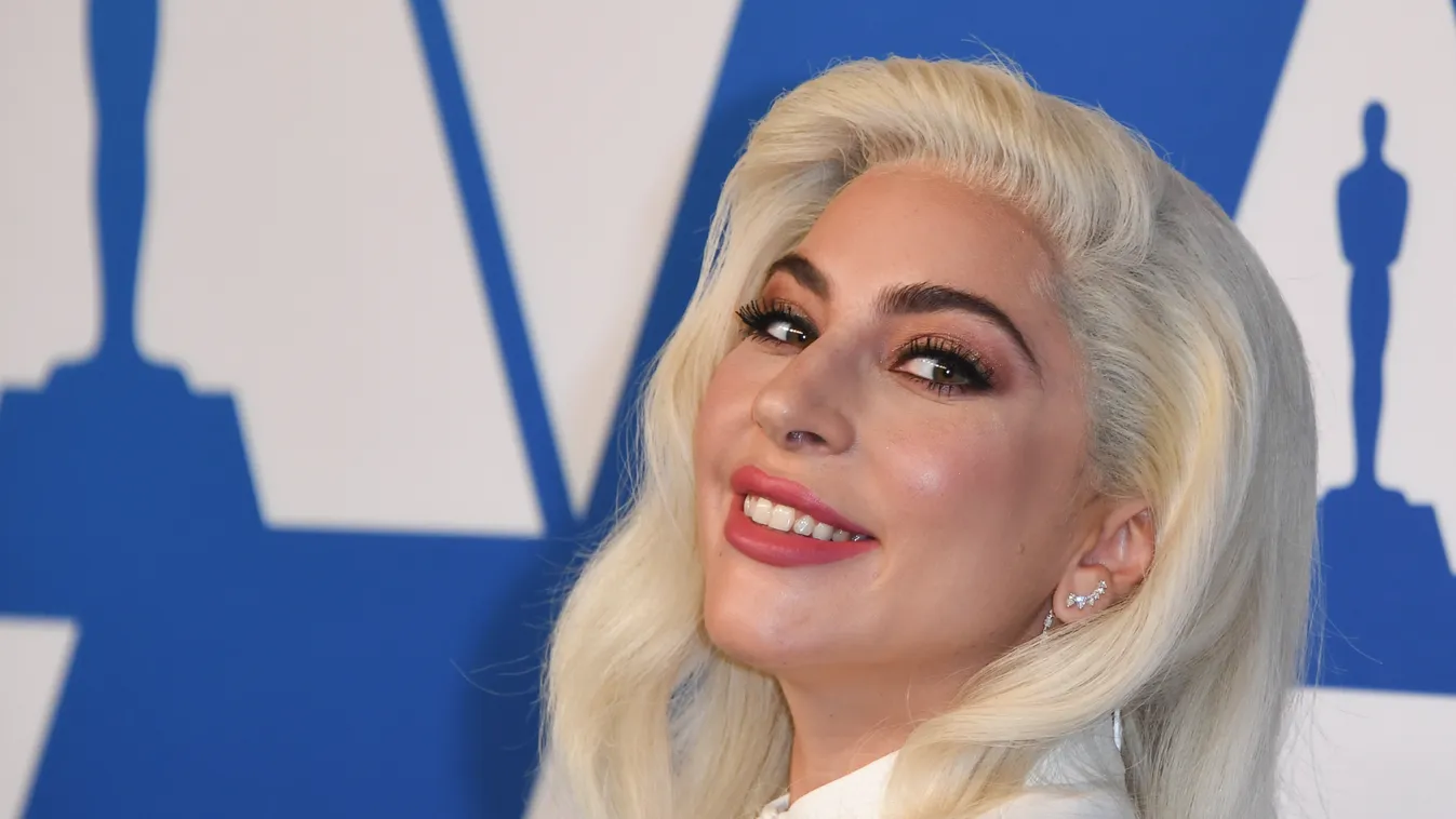 Bevágott a tanga Lady Gaga kerek fenekébe, felrobbantotta az internetet a fotó