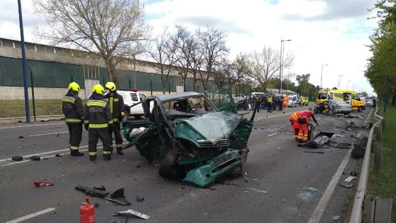 Tragédia: egy ember meghalt, többen megsérültek a Ferihegyi repülőtérre vezető úton - Fotók