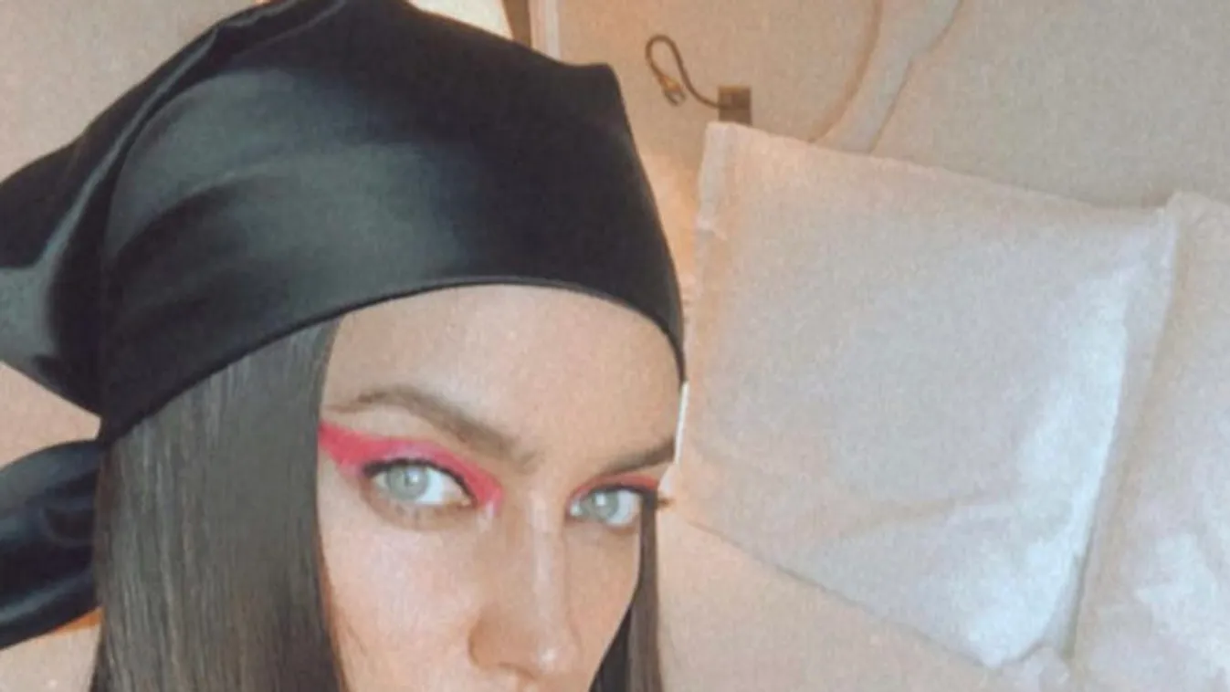 Korhatáros videó: Pucéran ünnepel Irina Shayk