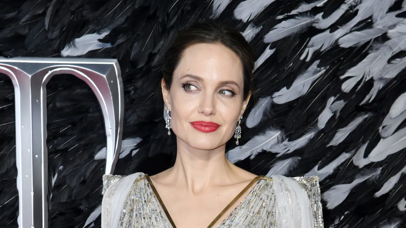 Elborzadsz: Angelina Jolie eldobta a szappant, hogy ez a kép elkészüljön