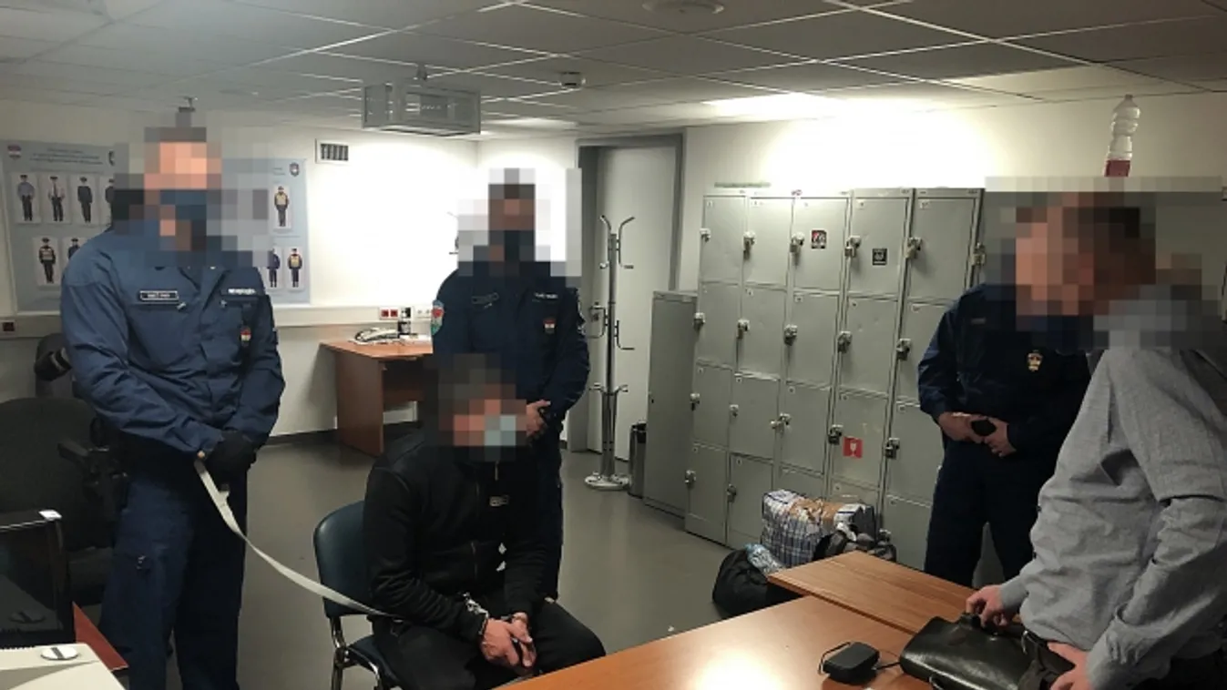 Rendőrnek adta ki magát az M5-ösön a fegyveres rabló – friss videó