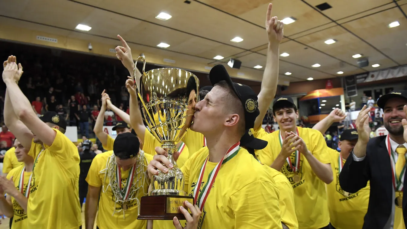 "Azokért, akik nem lehetnek velünk" - édesanyját gyászolja a magyar bajnok kapitány