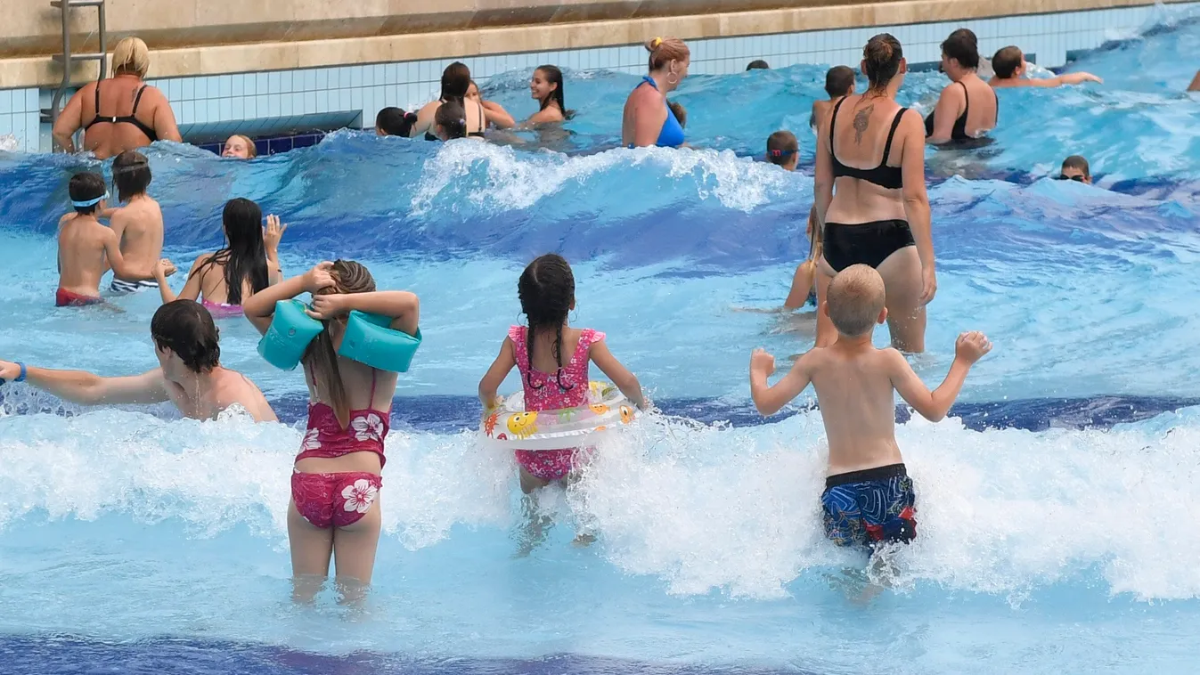 Végre nyitnak: Védettségi igazolvánnyal ezekbe a fürdőkbe mehetsz