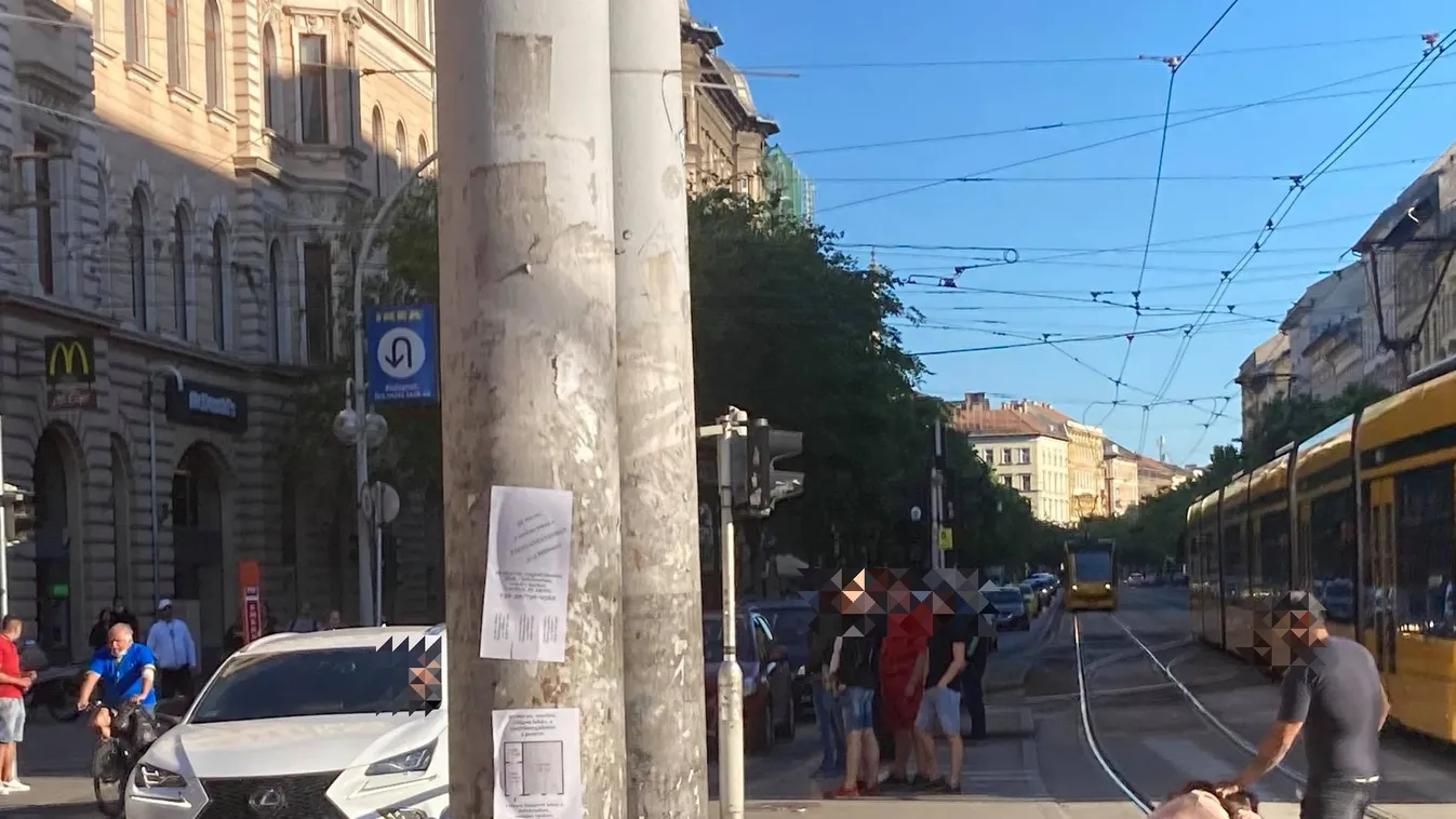 Durva bunyó a Blaha Lujza téren: a sínek alá akarta ütni a barátnőjét a férfi