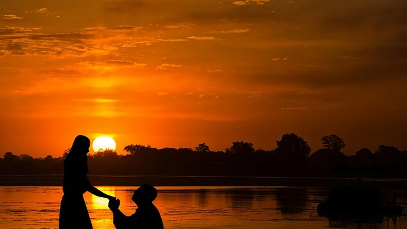 Megfagyott a levegő: bizarr eljegyzéssel borította ki kedvesét egy férfi