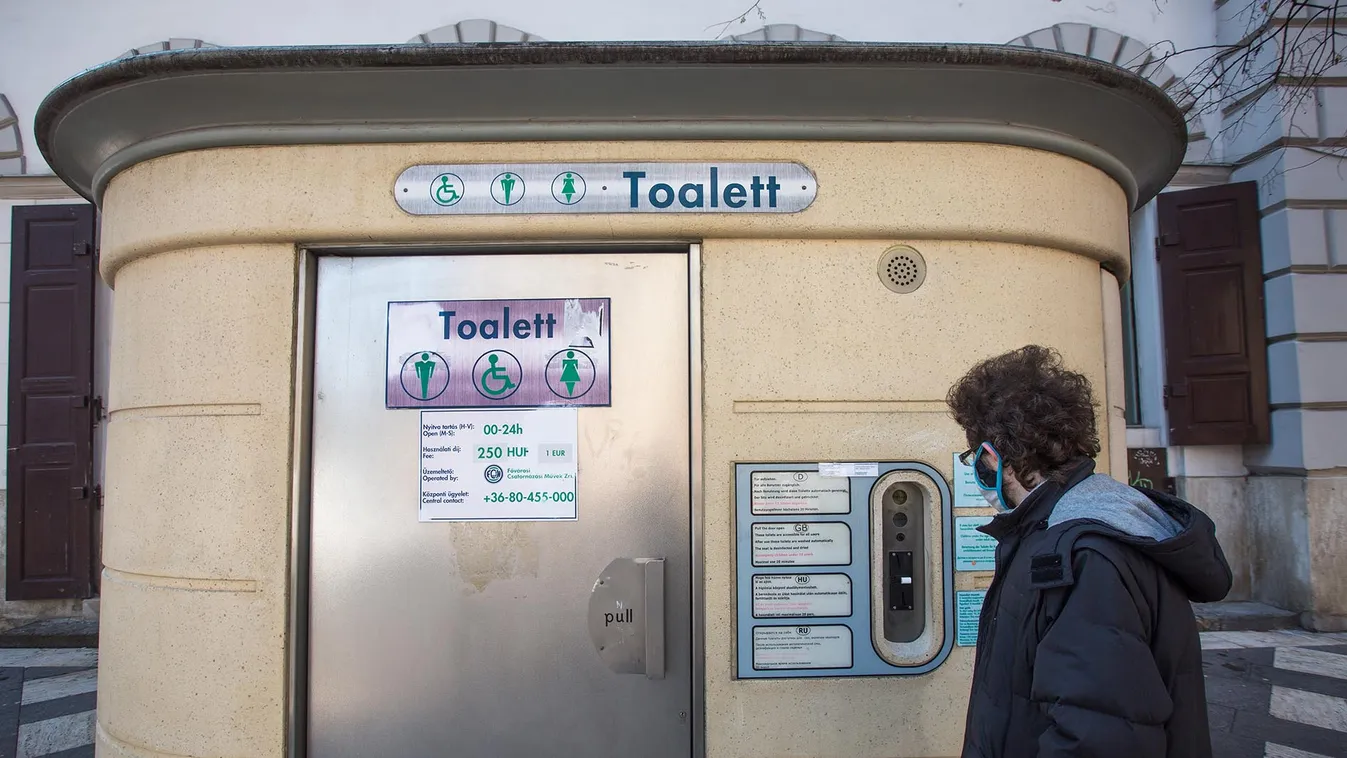 Szorult helyzetben tényleg ez a megoldás?! Kevés a nyilvános vécé Budapesten