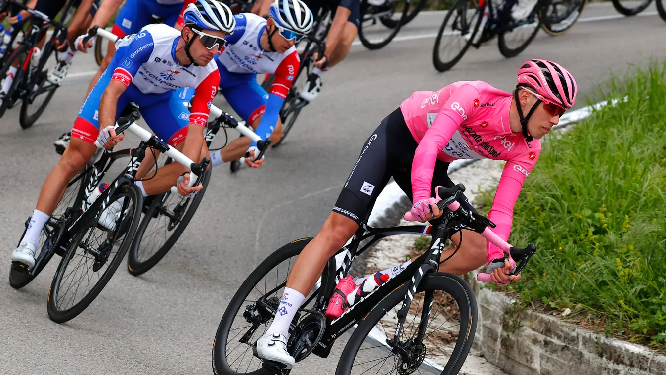 Valter Attila mindenképpen hazahozza a rózsaszín trikót