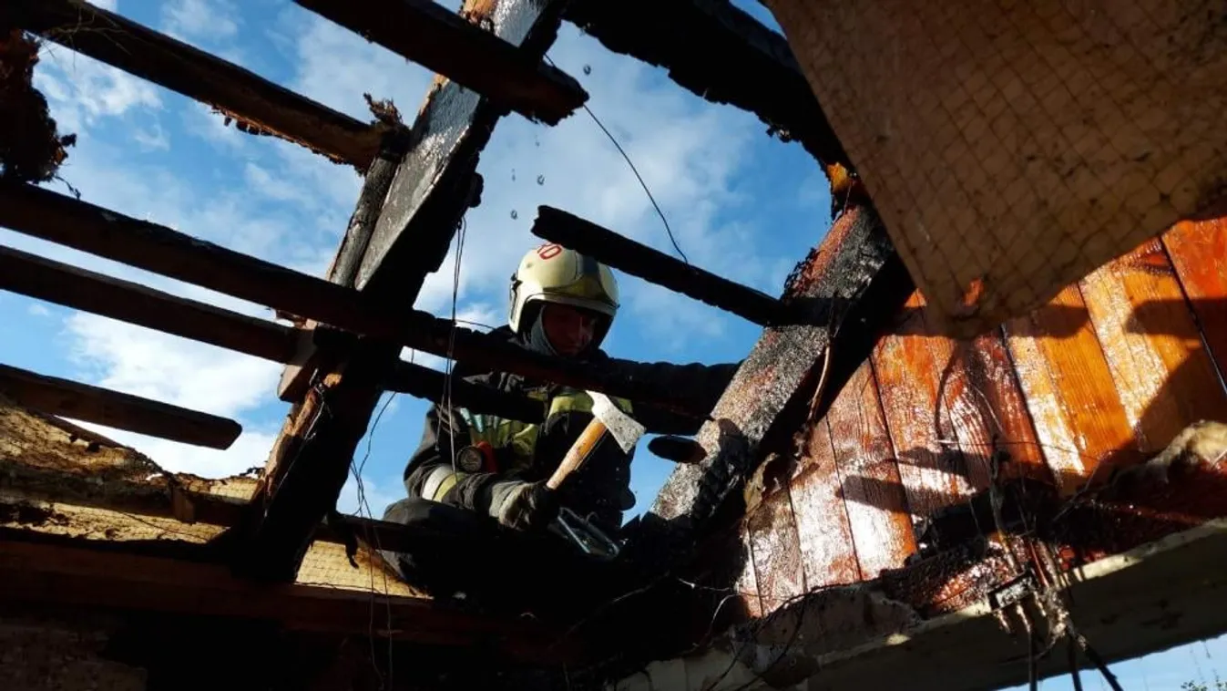 Csúnya pusztítás: villám csapott a törökbálinti családi házba – helyszíni fotók