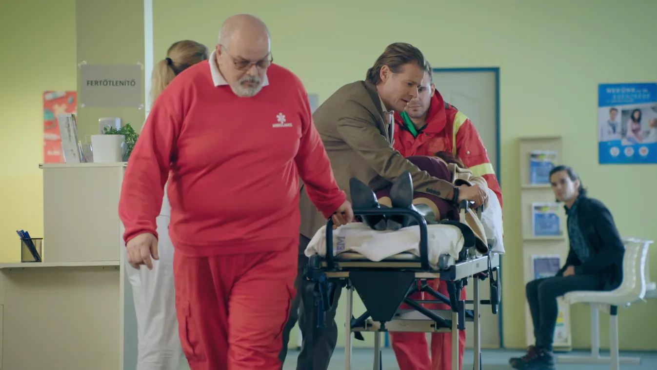 Óriási fordulatok várhatóak a Mintaapák évadzáró duplarészében!