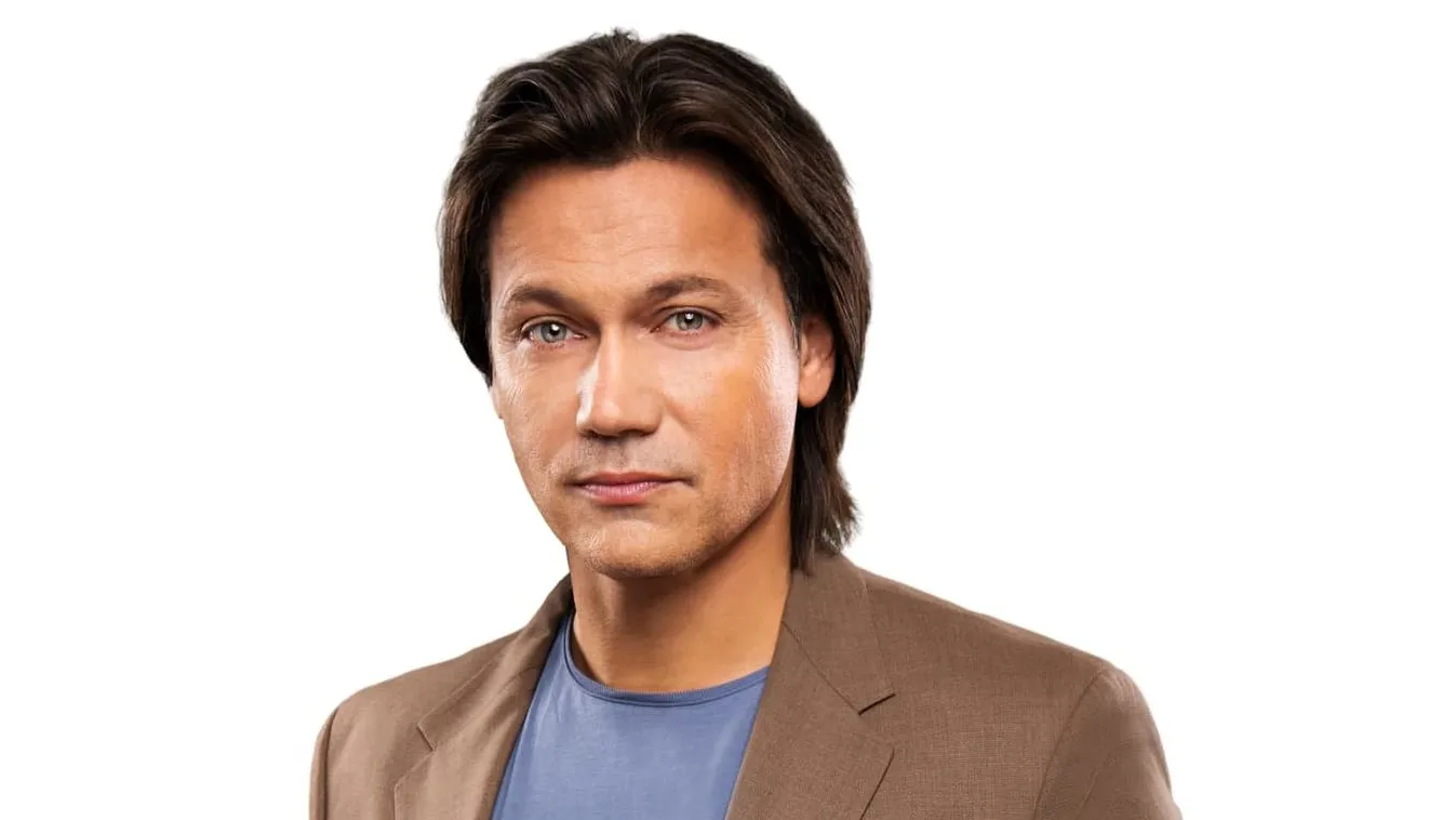 Sejtelmes, ezt üzente új szerelmének Kovács Áron