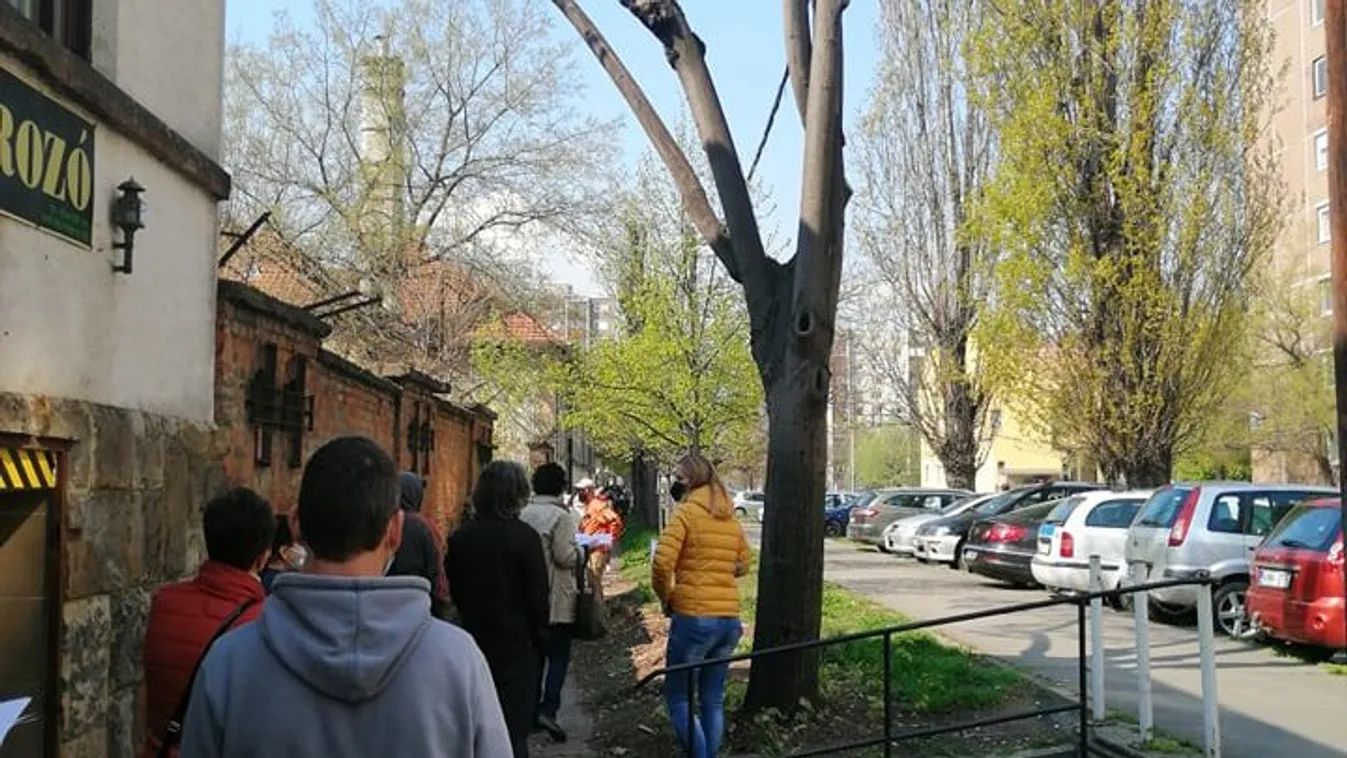 Botrány! Egy férfi ezért üvöltözött az oltóponton a dolgozókkal