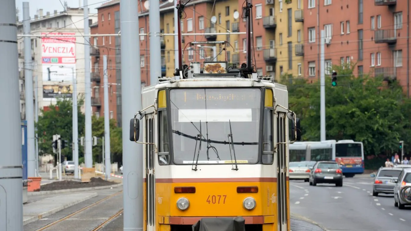 Baleset miatt leállt az 1-es villamos