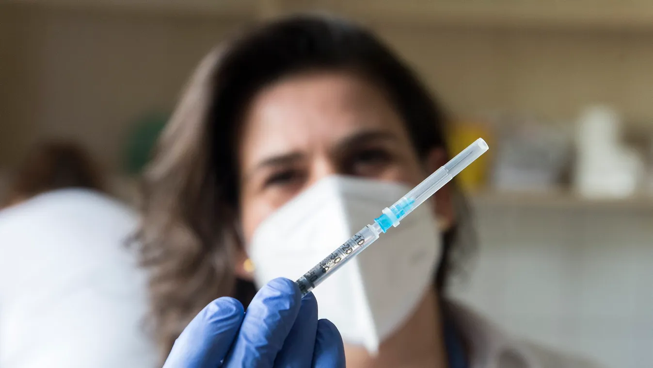 Közel a maszkmentesség: már 5 millió 455 ezer a beoltottak száma itthon