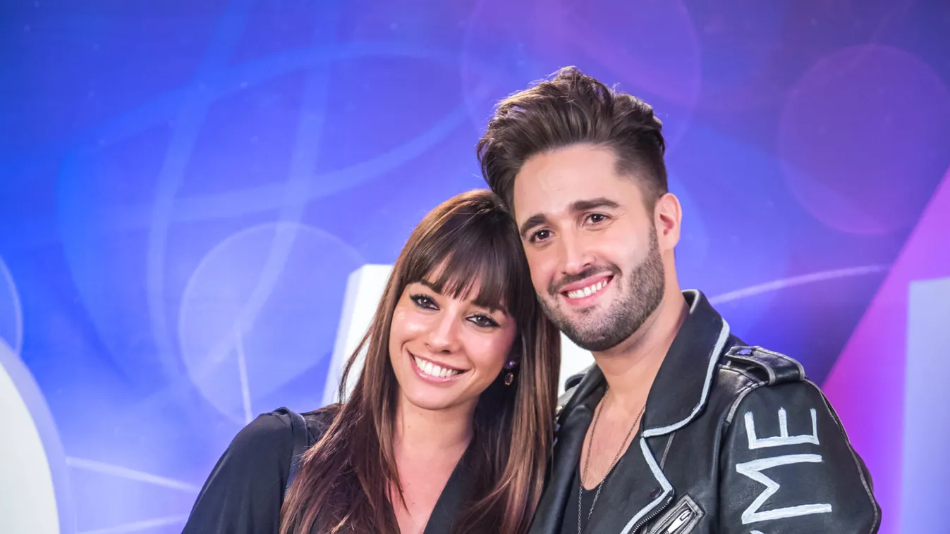 Tündéri családi fotó: így lazít Király Viktor feleségével és kisfiával