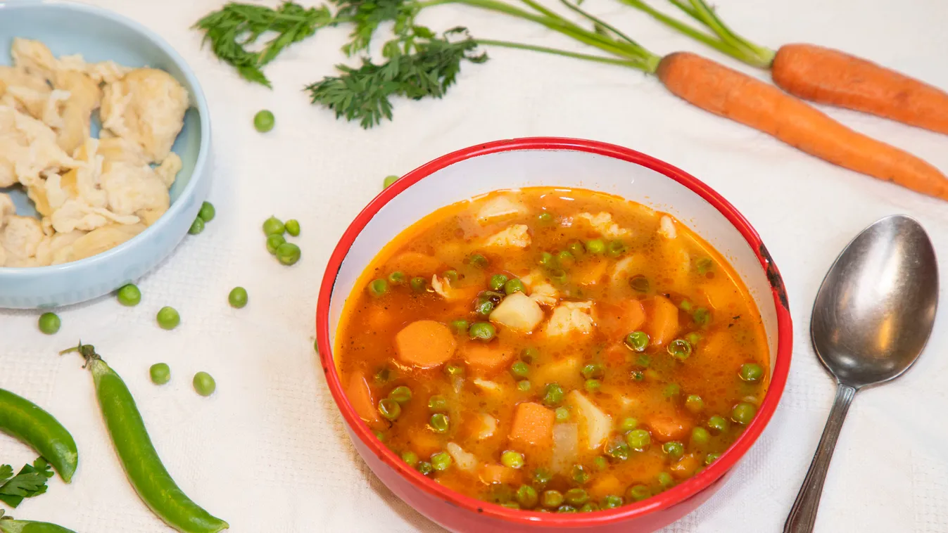 Így készül a legfinomabb zsenge zöldborsóleves