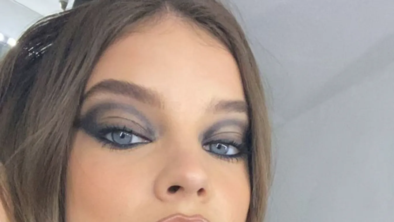 Palvin Barbi átlátszó csipkeruhája annyira vad, hogy engedély kellene hozzá