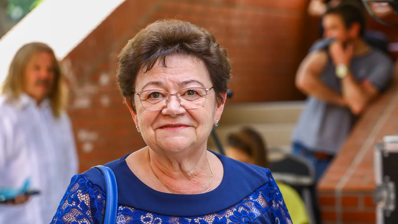 Világsztár csókolt kezet Müller Cecíliának - Fotó