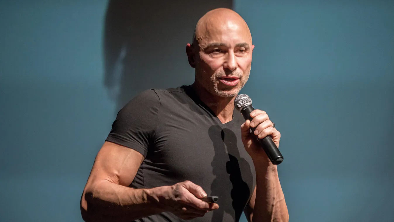 50 évesen 20 éves testben él a magyar híresség: eszméletlen idomok