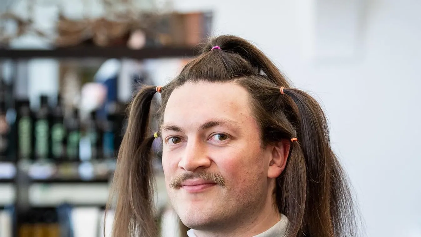 Megindító gesztus, különös adománnyal segít rákbetegeknek a sztár