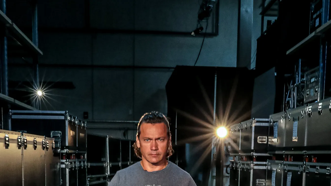 Ez nagyon durva! Így tolja le a világ egyik legnehezebb dalát a magyar műsorvezető