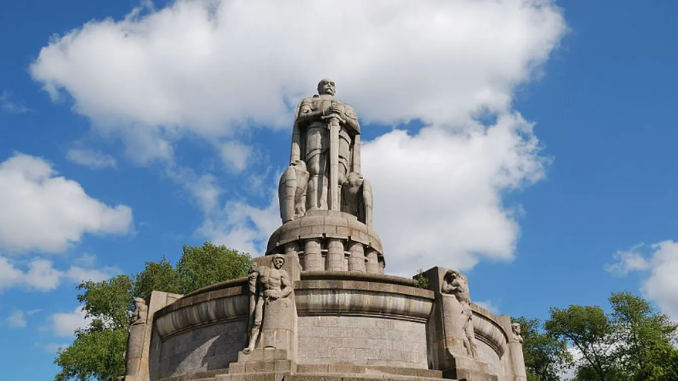 Afrikai „művészek” bevonásával fejeznék le az egyik legnagyobb német nemzeti hős 34 méteres szobrát