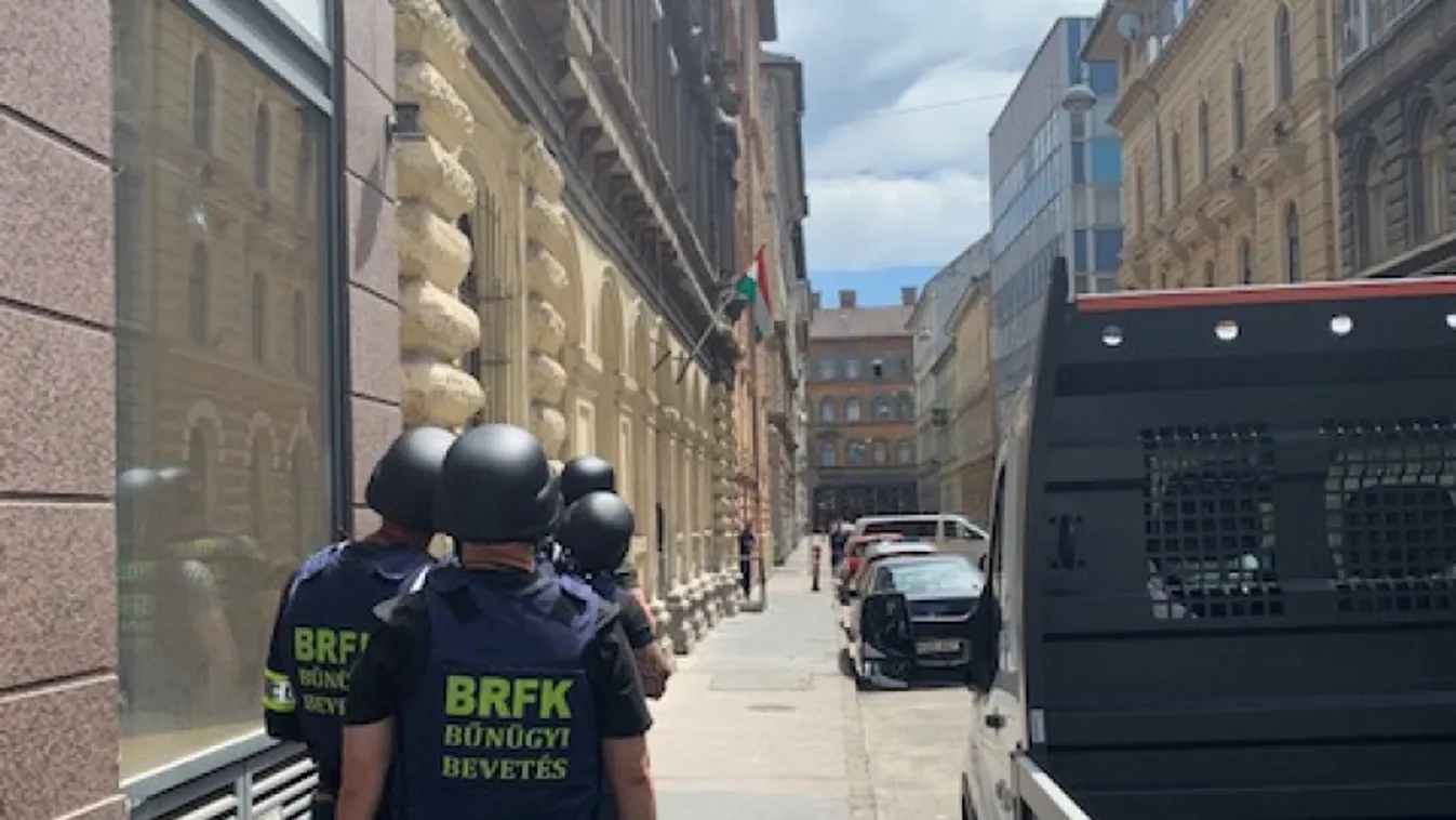 Lövések dördültek egy belvárosi társasházban, durva fenyegetések hangzottak el