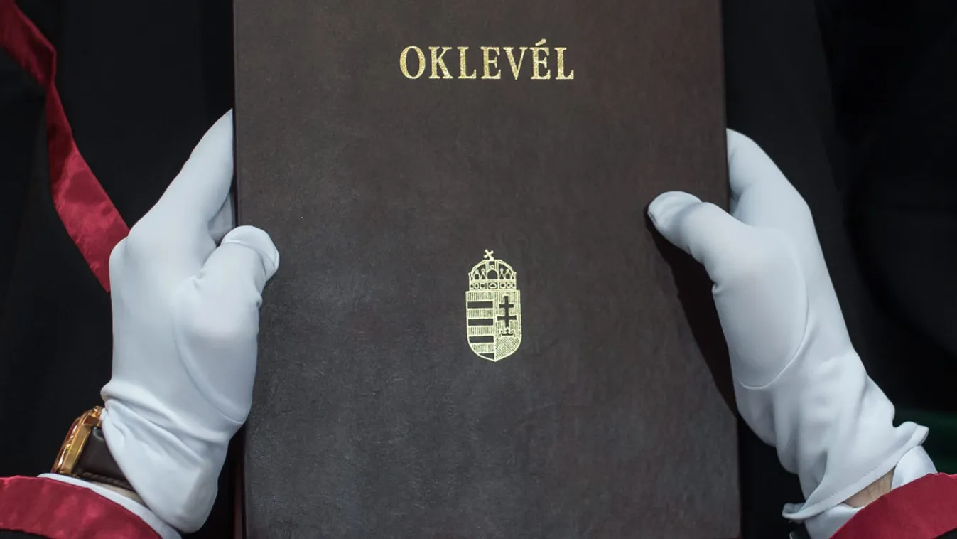 Nyelvvizsga nélkül is átvehető a diploma idén