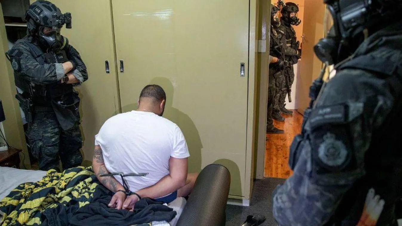 Az FBI egy zseniális trükkel átverte a világ legsúlyosabb bűnözőit, 800 embert fogtak el!