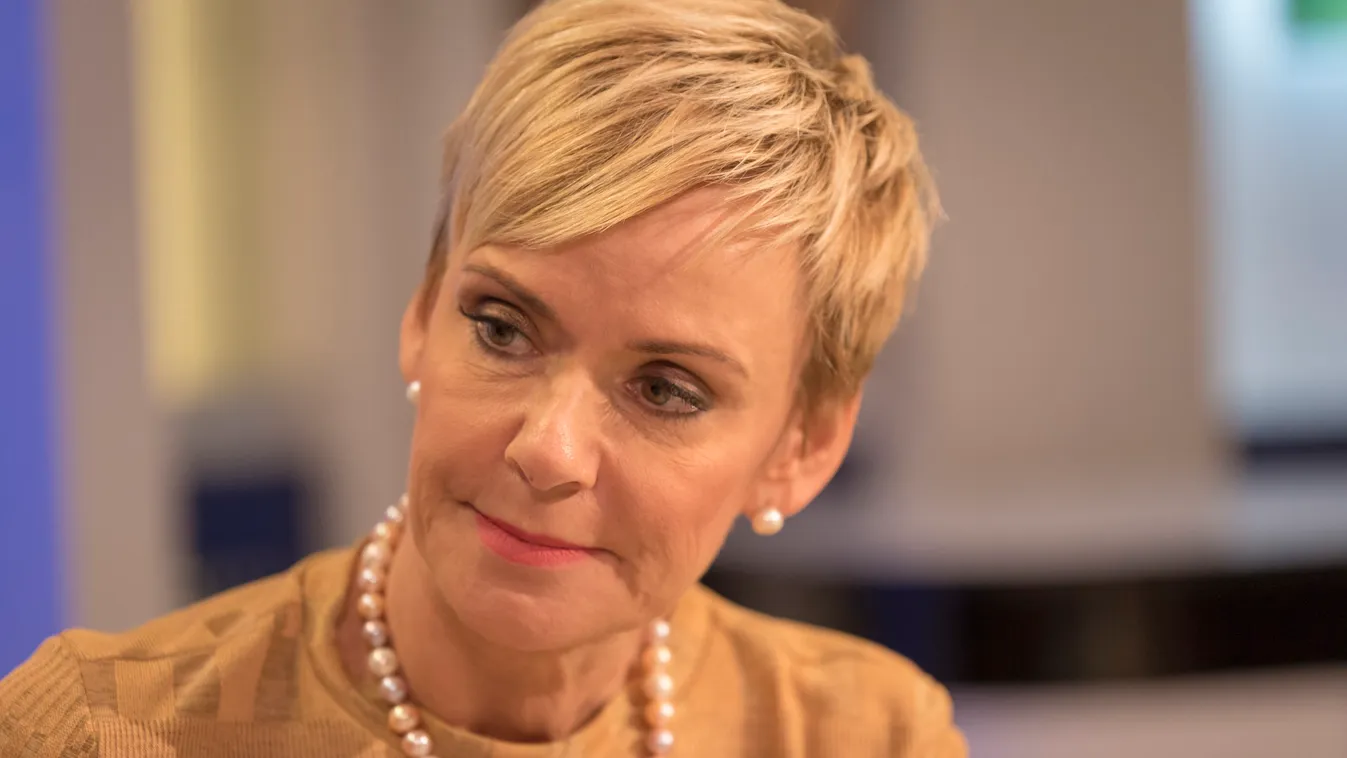 Átverték a legendás tévést, ráment a házassága és az otthona