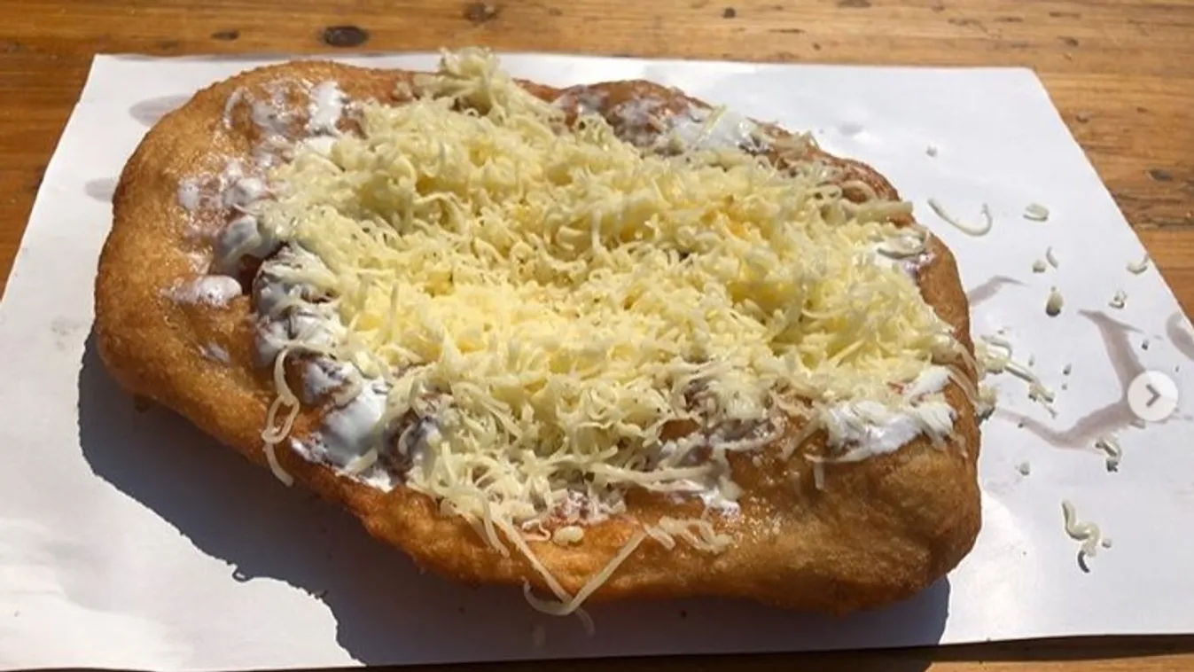 Így készül otthon a tökéletes lángos, ez bizony veri a balatonit