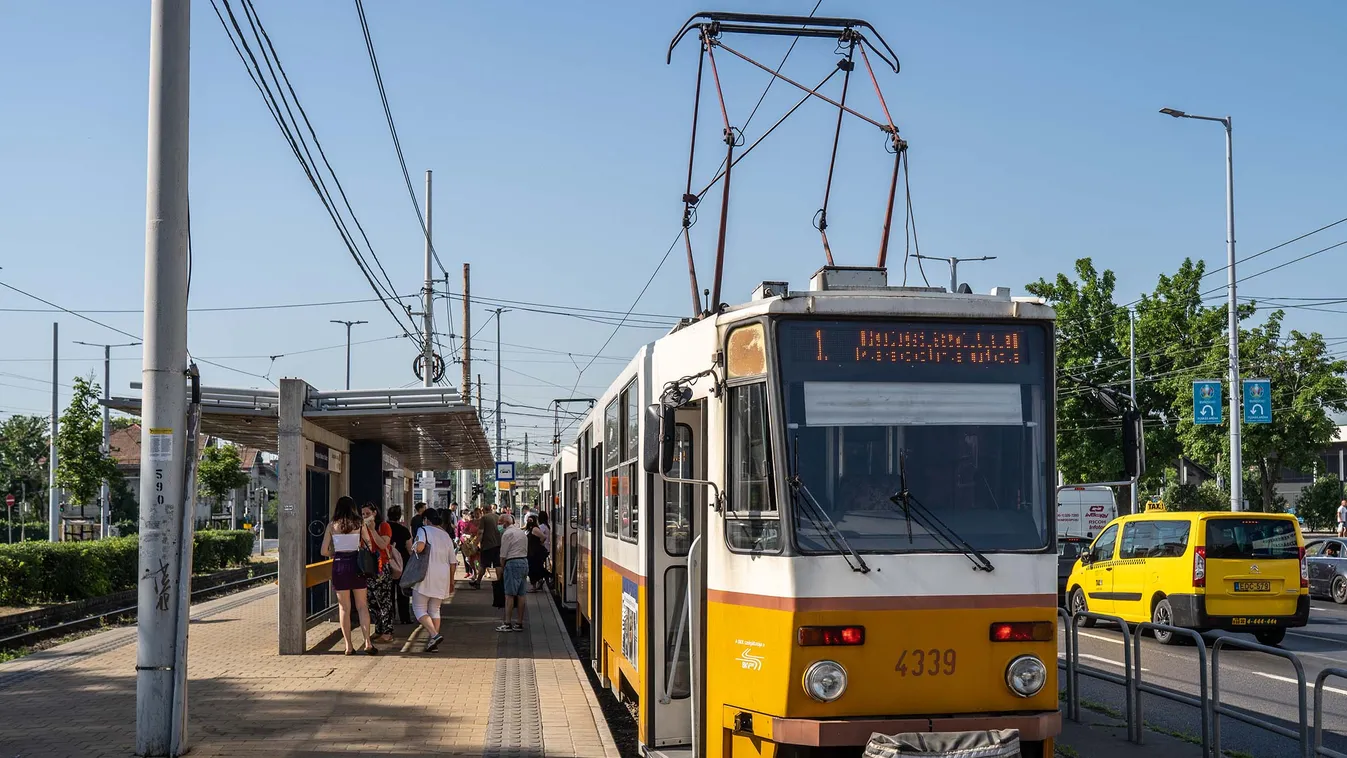 Közlekedési pokol Budapesten: Kilenc óra után beüt a káosz az 1-es villamos vonalán