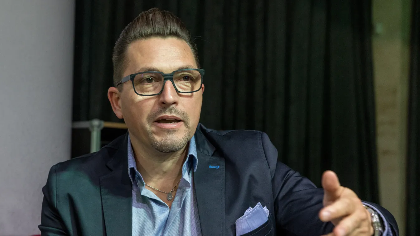 Ákos: a fiatalok által kelt új életre az Eucharisztikus Világkongresszus himnusza