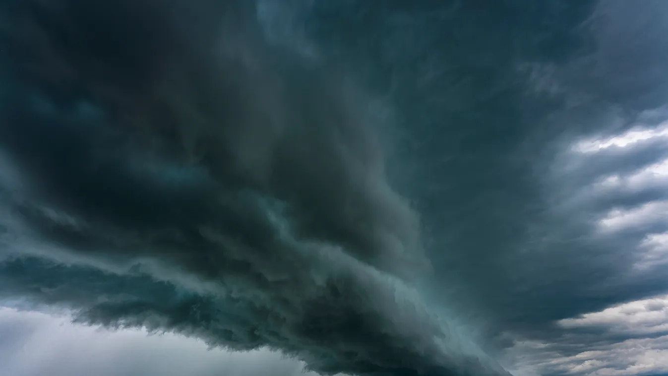 Perceink vannak hátra: kiadták a riasztást, brutális vihar csap le az országra