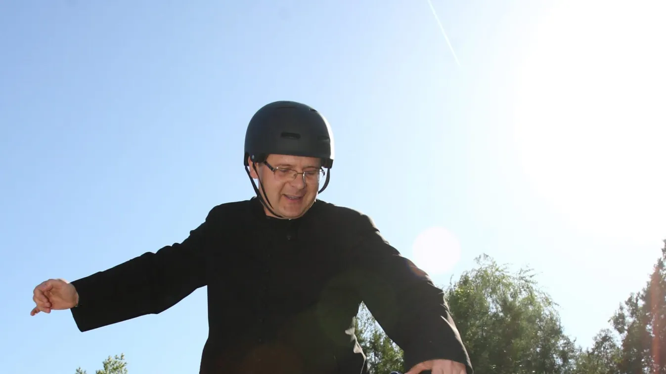 Megtörte a csendet: 8 hét szenvedés után így érzi magát a gördeszkás pap