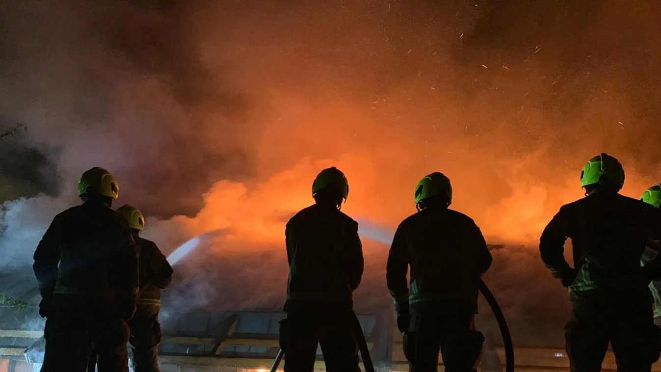 Égett az állomás, két kisgyereket hozott ki a lángok közül a hős rendőrtiszt
