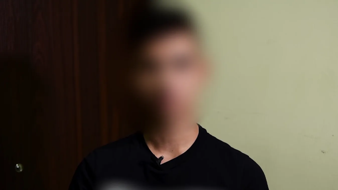 Ez történt a tragédia előtti percekben: megszólaltak az I. kerületi lakásból kiugrott fiú barátai – Videó