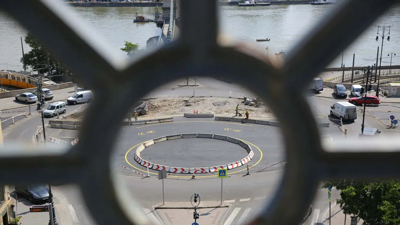 „Ha lebetonozták, akkor hová ültetik a virágokat?!” – budapestiek a Clark Ádám térről