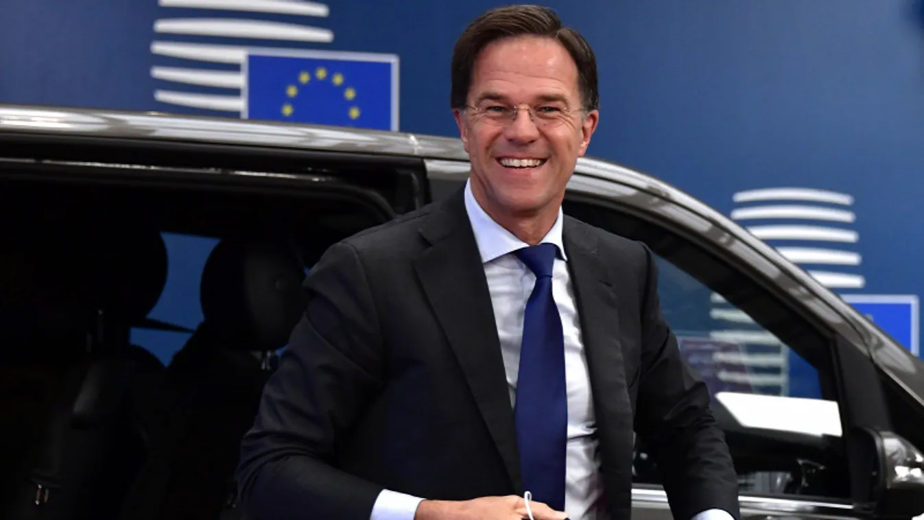 A hazug holland fickó, aki másokat kritizál
