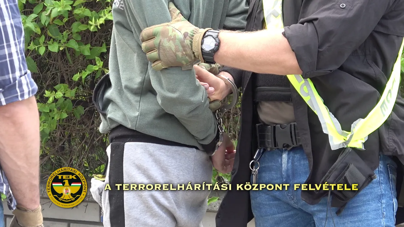 Két terrorcselekményt is tervezett a magyar iszlamista fiú