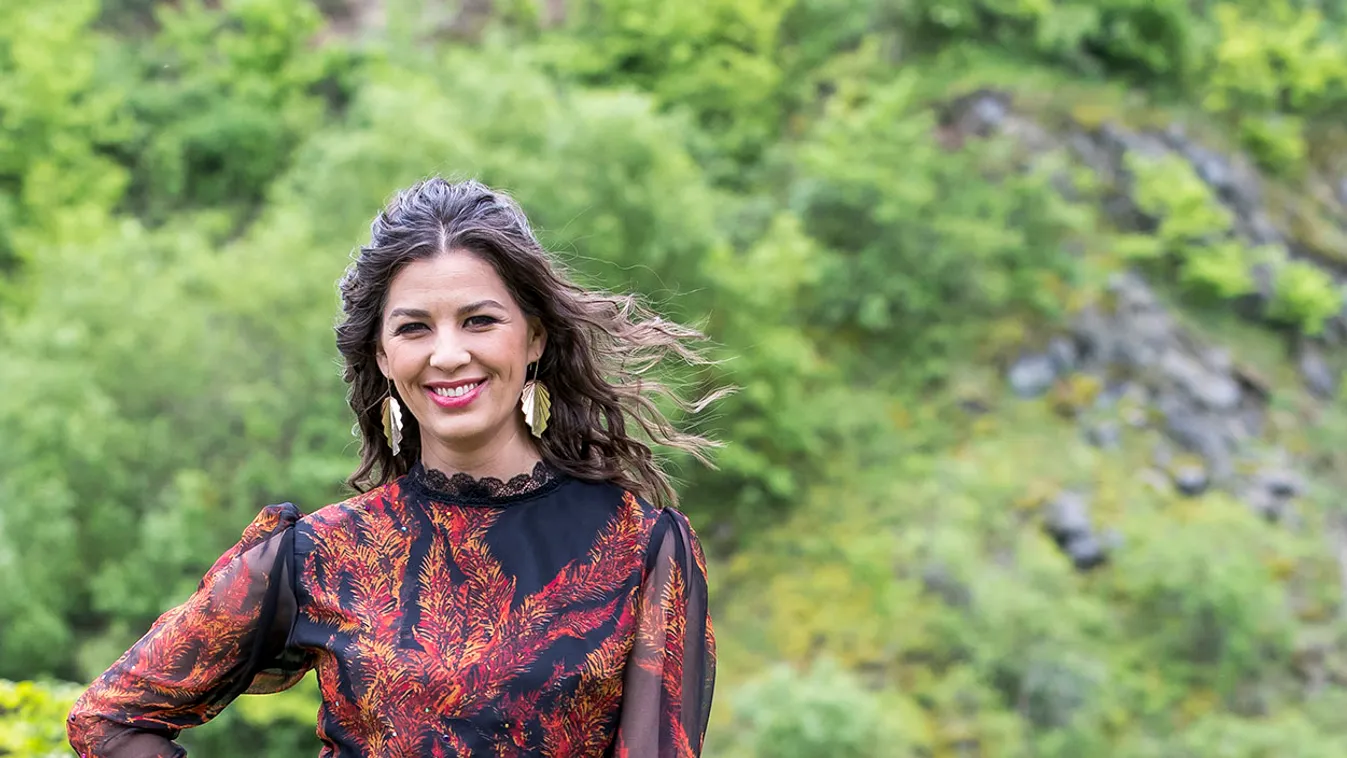 Heteken keresztül hosszú órákat töltött az autójában Ördög Nóra, jó oka volt rá