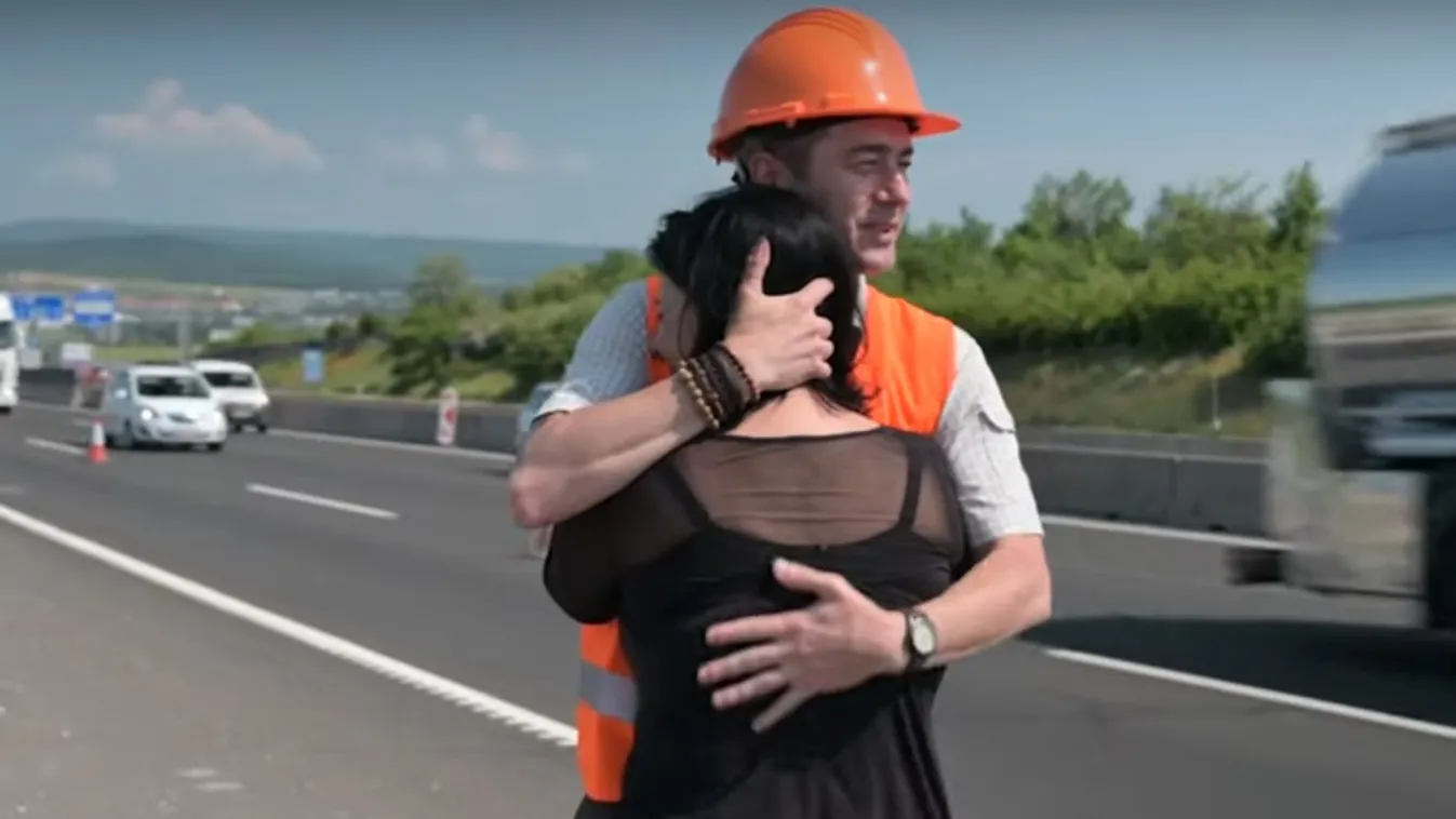 „A kislányom elkezdte csapni a konyhafalat, amikor meghallotta, hogy meghalt az édesapja” – Videó!