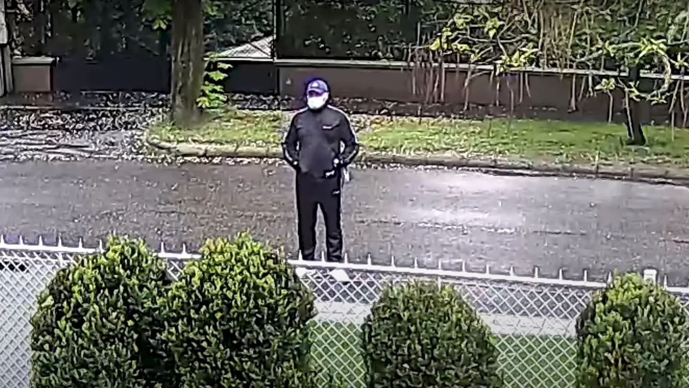 Betörte az ablakot és már szaladt is a táskával a pofátlan tolvaj - videó