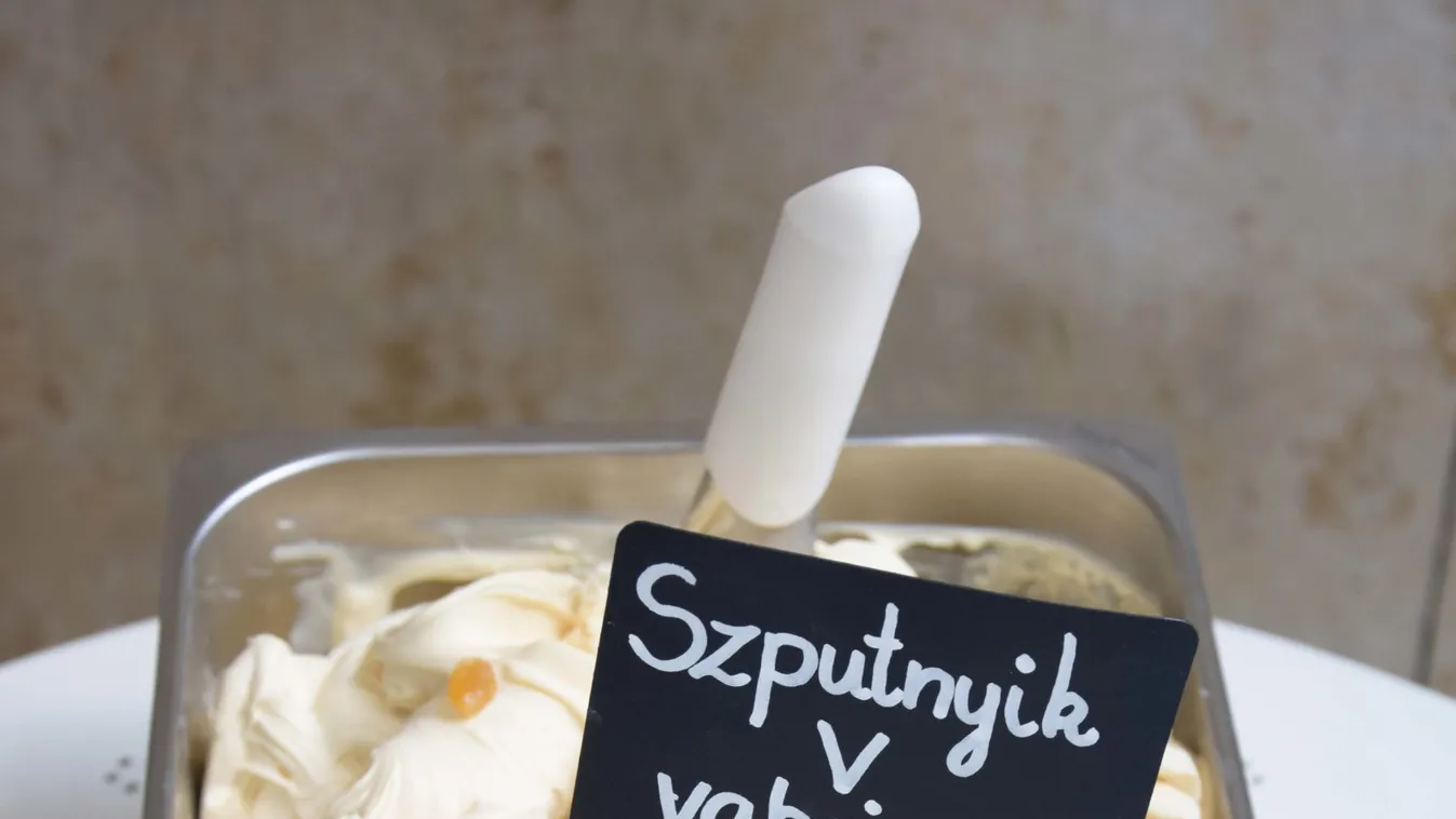 Egy pesti fagyizóban kedvünkre válogathatunk a vakcinákból - Fotók