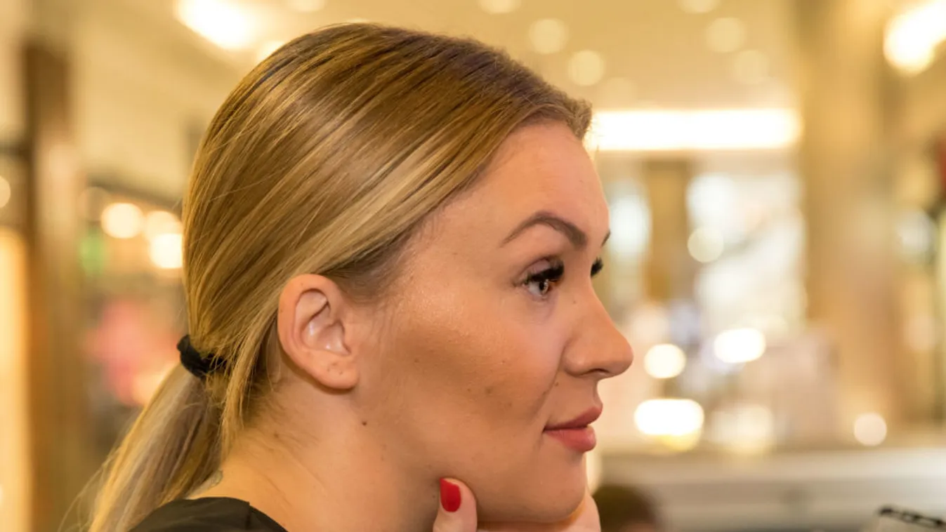 Lihegéstől és sóhajoktól volt hangos Hódi Pameláék otthona