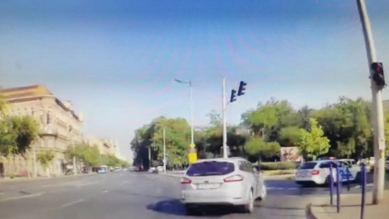 Megszólaltak a szirénák: rendőri felvezetéssel vitték kórházba a vajúdó kismamát