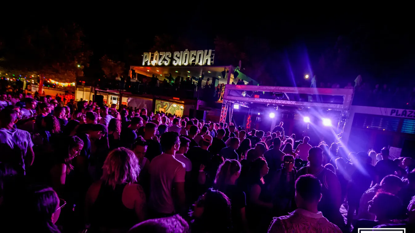 Fel a szívekkel – Ákos koncert és sok más program is a Plázson