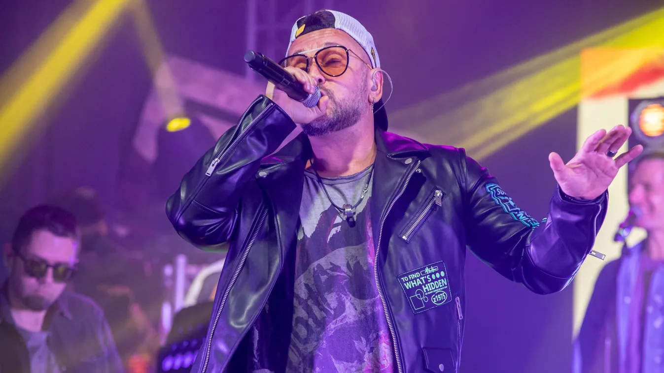 Akkorát mennek Majkáék, hogy a fal adja a másikat - Fotó