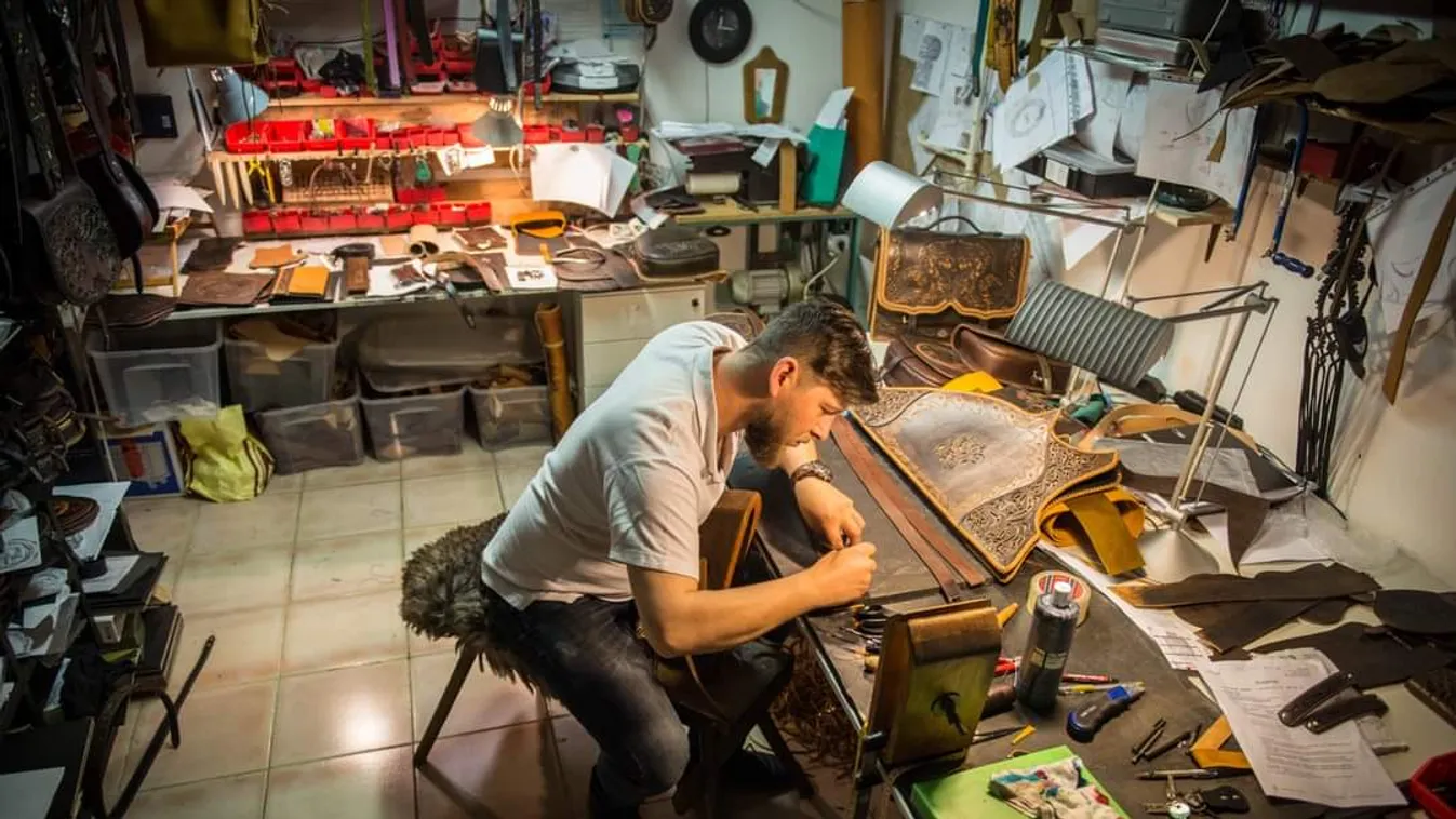 Magyar bőrművesnél vett táskákat a Prada vezére